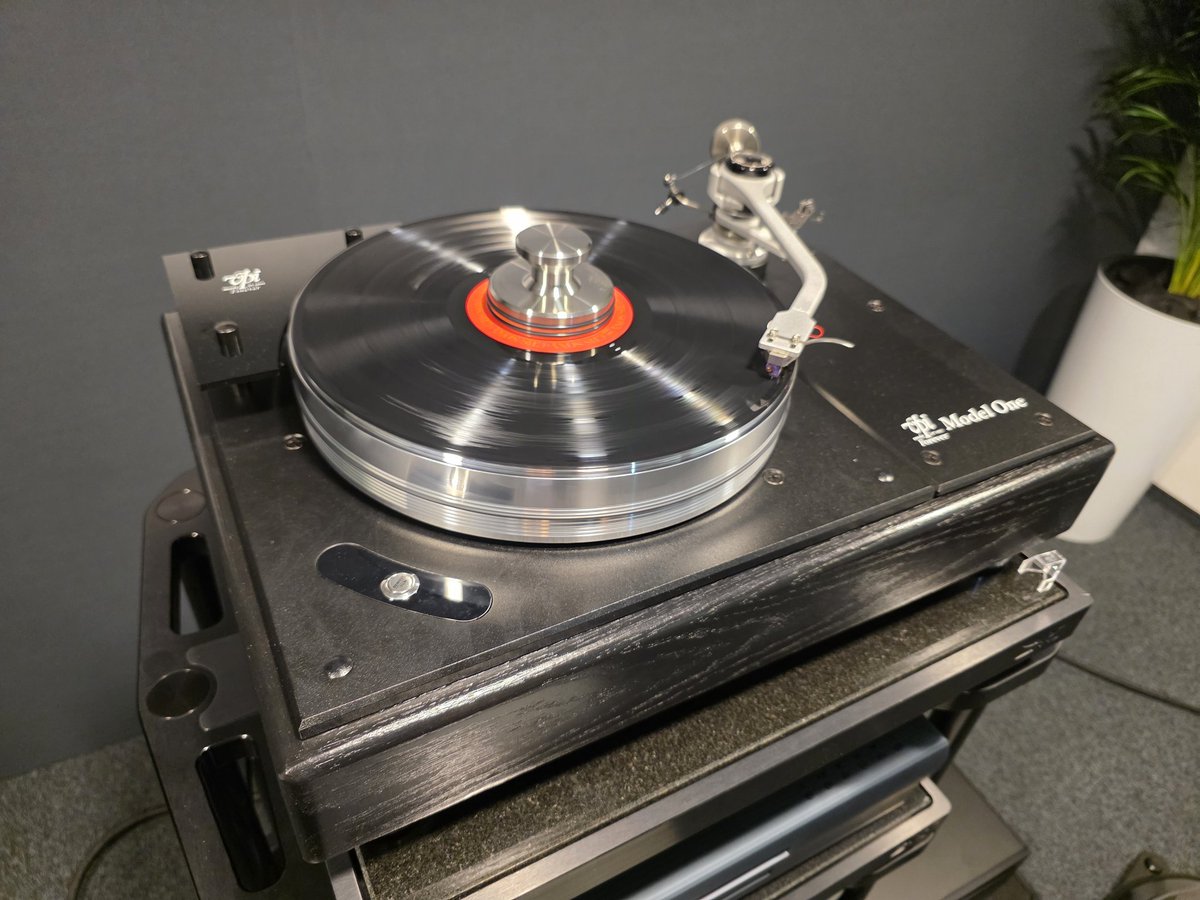 vpiindustries's tweet photo. VPI Forever at @avshow_pl 👊 https://t.co/H83Twszejs