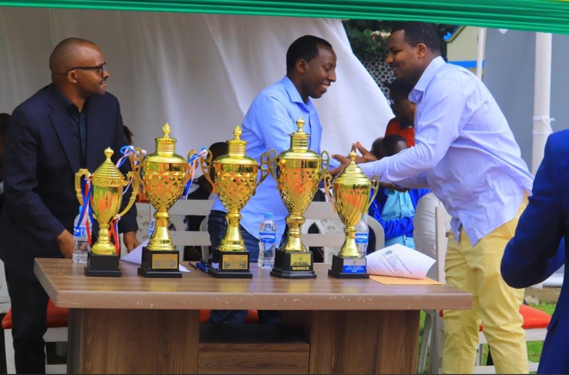 Coach Mandela tweet media