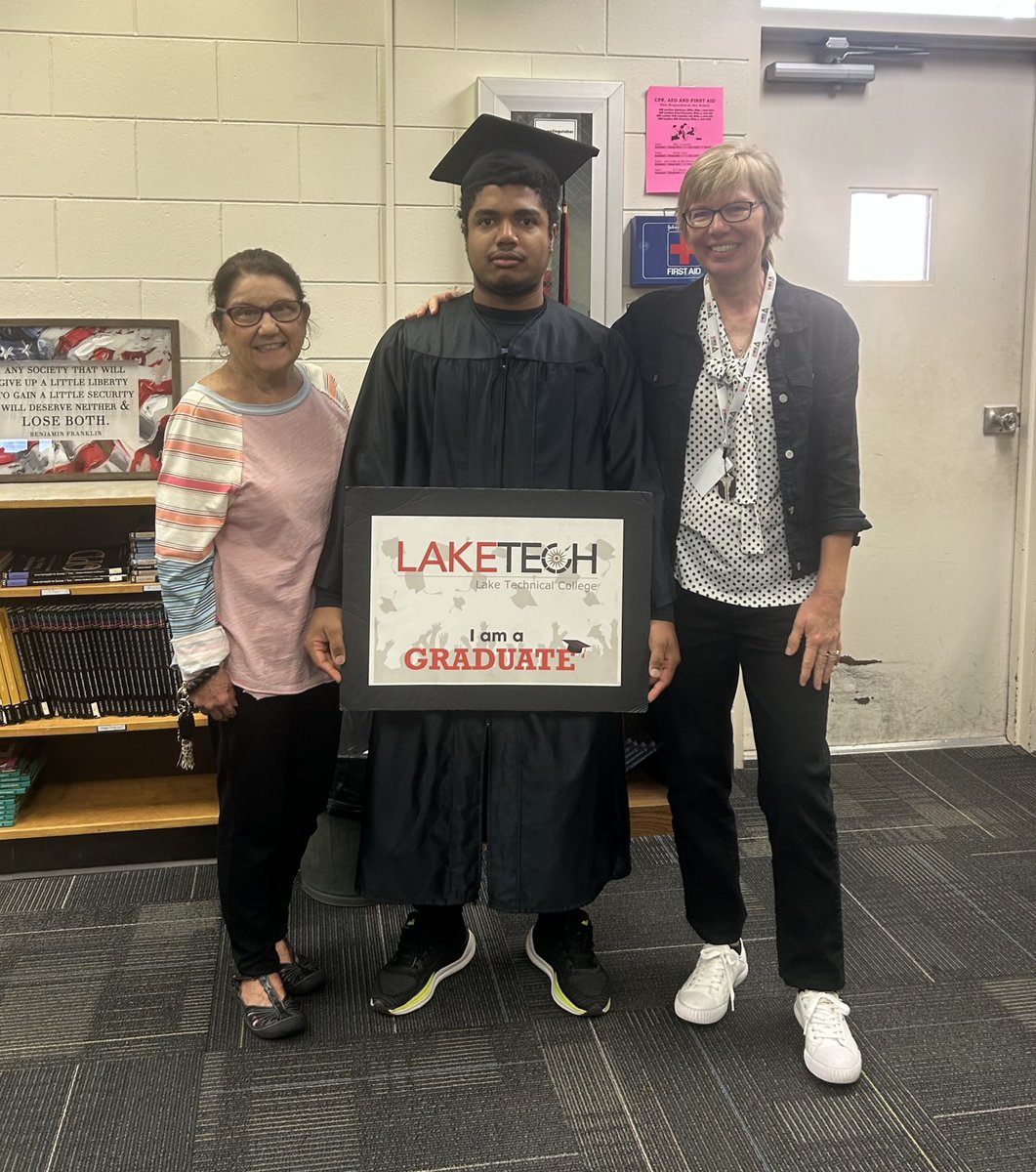 🎓Big congrats to Jefferson! He started in ESOL to strengthen his English, then advanced to GED Prep &amp; earned his Florida High School Diploma!

Next stop ➡️ Fire Academy! 🚒
This is what we do at Lake Tech — changing lives, one step at a time.

#fltechnicalcolleges #Gettherefl
