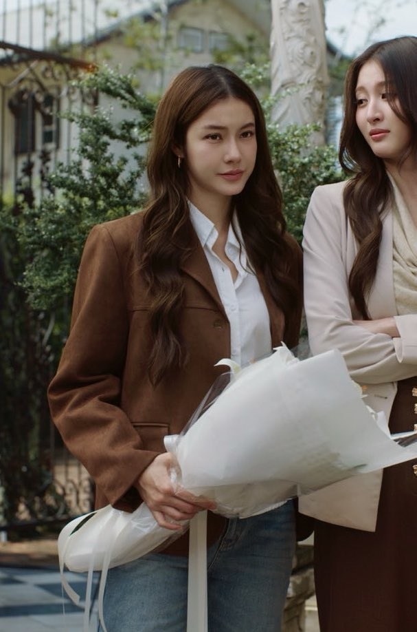 eddnamtanfilm's tweet image. Prim finally with Pilot wavy hair and her outfit 🫠🫠😍😮💨😮💨❤️🔥
#NamtanTipnaree #GirlRulesSeriesQ5