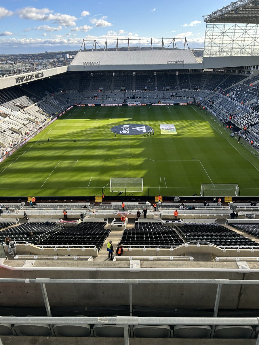 mattwall88's tweet photo. @priv_ah17 thanks for sorting the ticket, fella. @fulham_spares thanks for helping out! #COYW #FFC https://t.co/0tA77HBdk9