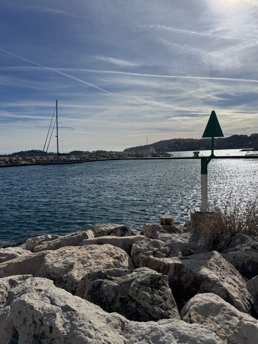 Gli Umarell del cantiere.
Nautico