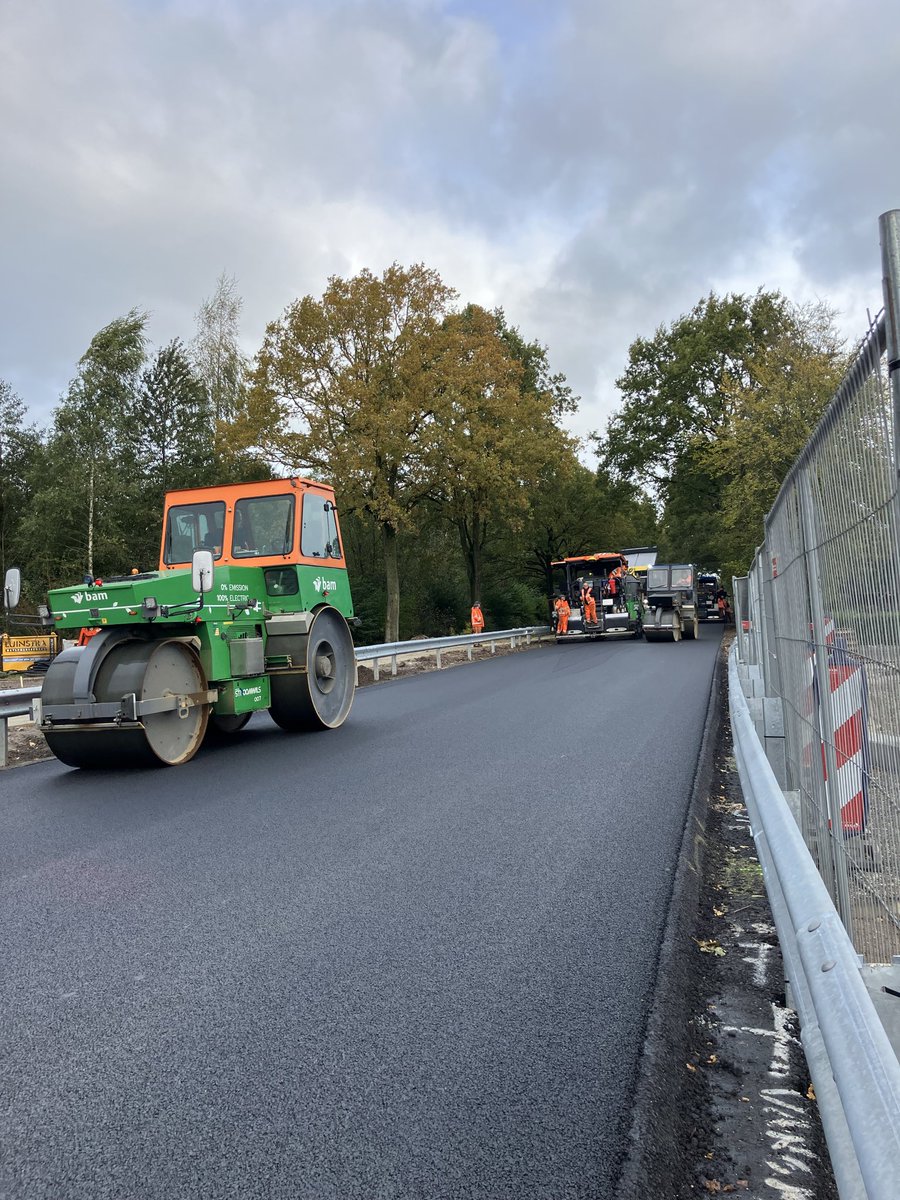 JetzeV's tweet photo. N358 Uterwei. Fase 2. Week 43: Aanleg fietstunnel Rysloane. #BAMinjouwbuurt #ProvinsjeFryslân #ProvincieFryslân https://t.co/JcHXrLCNke