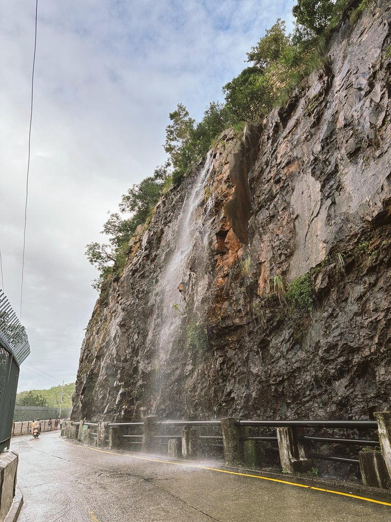 RebelliousFront's tweet image. Rainy day in Japali Hanuman temple, Tirumala