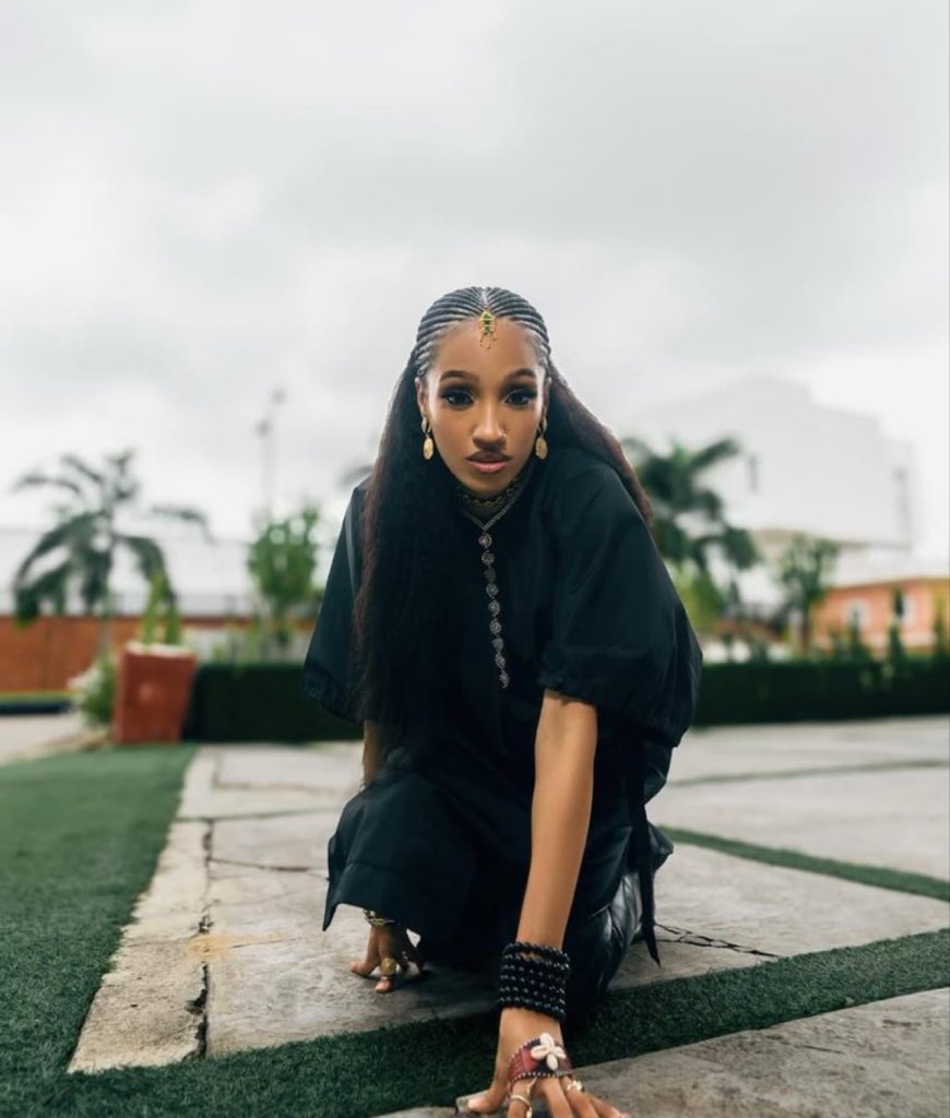 Ummiemie_'s tweet photo. We waited. We prayed. We manifested. And she delivered. Dija’s new track is out now and it’s straight 🔥 #DijaIsBack https://t.co/qrqOqZ3Iok