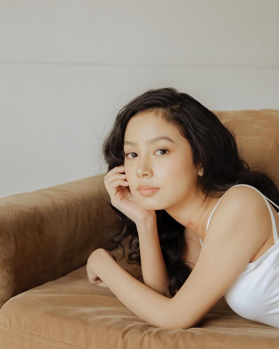 chaleystuff's tweet image. i was rooting for jana agoncillo pa naman! perfect fit sana siya for PBB 🥲 

#PBBCollab2point0