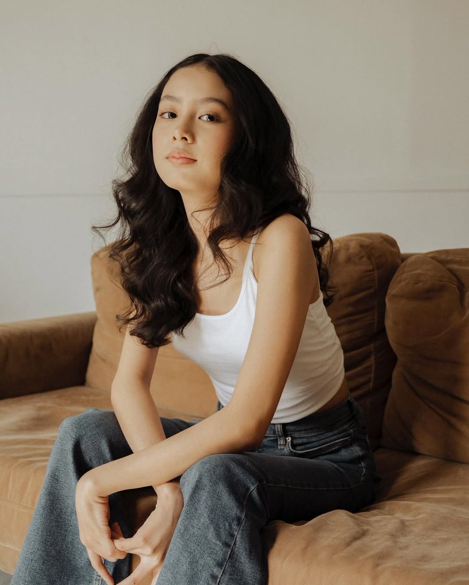 chaleystuff's tweet image. i was rooting for jana agoncillo pa naman! perfect fit sana siya for PBB 🥲 

#PBBCollab2point0