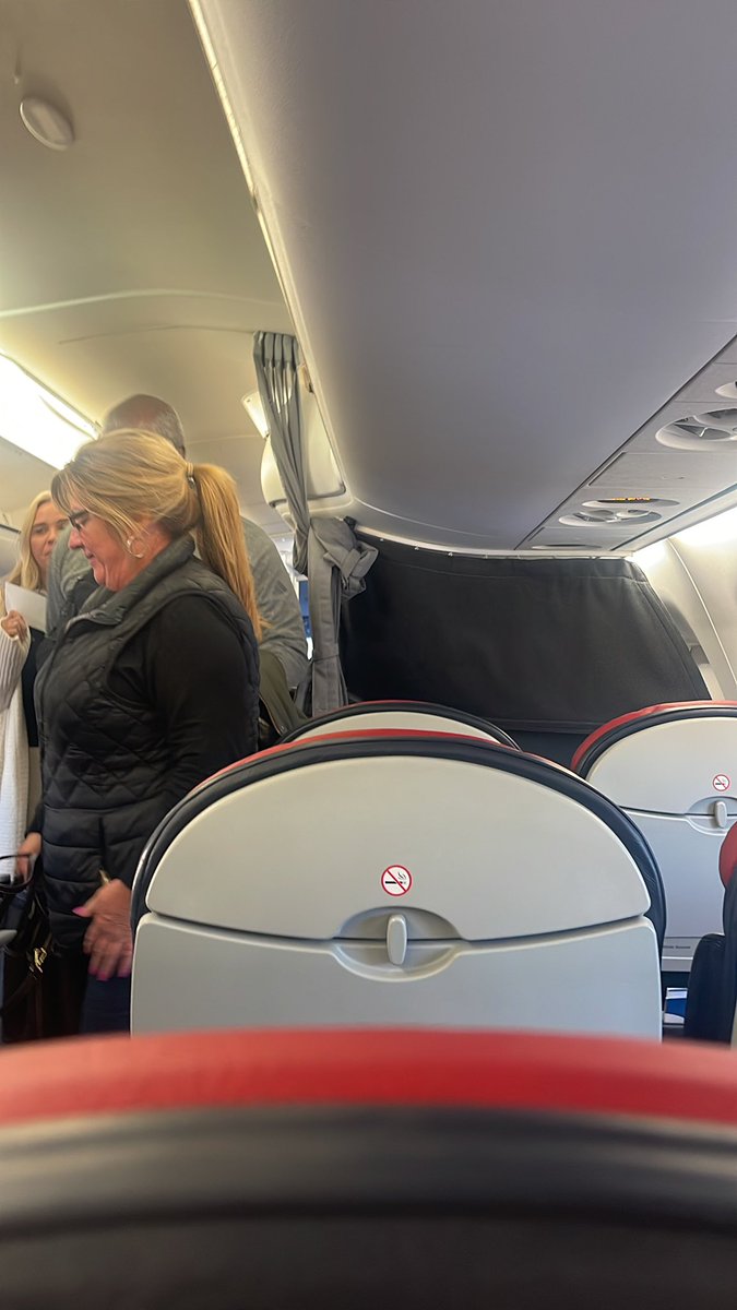 BoomerFNPayne's tweet image. Goodbye Chicago, IL let’s go back to Norfolk, VA. #50HoursAndCounting #NotFirstClass