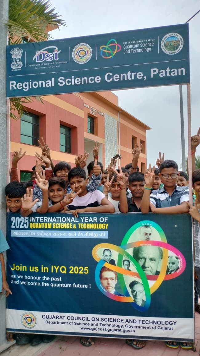 InfoGujcost's tweet image. Regional Science Centres under #GUJCOST continue to ignite curiosity and innovation — bringing #QuantumSmiles to young explorers through hands-on exhibits and interactive learning.
Celebrating the International Year of Quantum Science & Technology #IYQST with curiosity and joy!