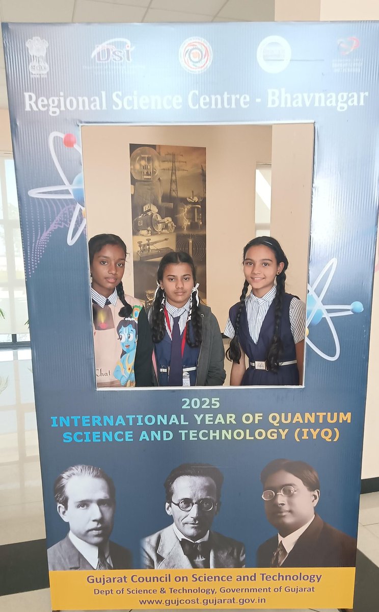 InfoGujcost's tweet image. Regional Science Centres under #GUJCOST continue to ignite curiosity and innovation — bringing #QuantumSmiles to young explorers through hands-on exhibits and interactive learning.
Celebrating the International Year of Quantum Science & Technology #IYQST with curiosity and joy!