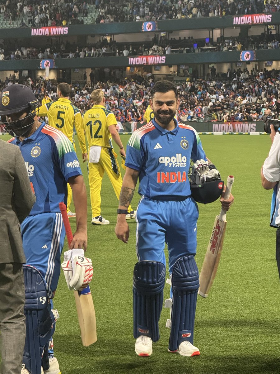 beastieboy07's tweet image. This time, @imVkohli finishes in Sydney with a big smile &amp;amp; why not. He’s provided Australia with so much entertainment over the years &amp;amp; the Australians have embraced him as one of their own. A special bond. A special finish #ViratKohli