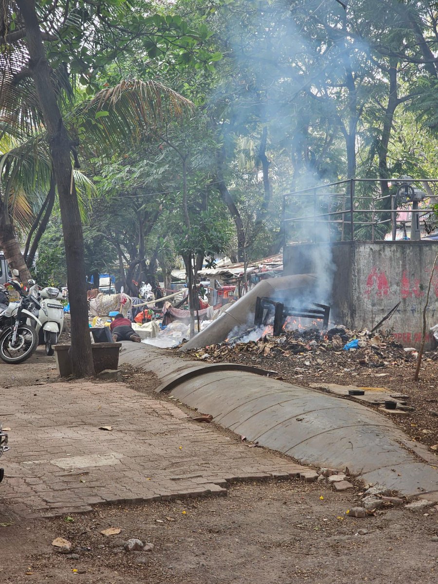 <a href="/mybmc/">माझी Mumbai, आपली BMC</a> <a href="/mybmcWardHE/">Ward HE BMC</a> these images are of today, is this what we tax paying citizens expect ? No action taken by the BMC WARD HE team <a href="/CMOMaharashtra/">CMO Maharashtra</a> pls help