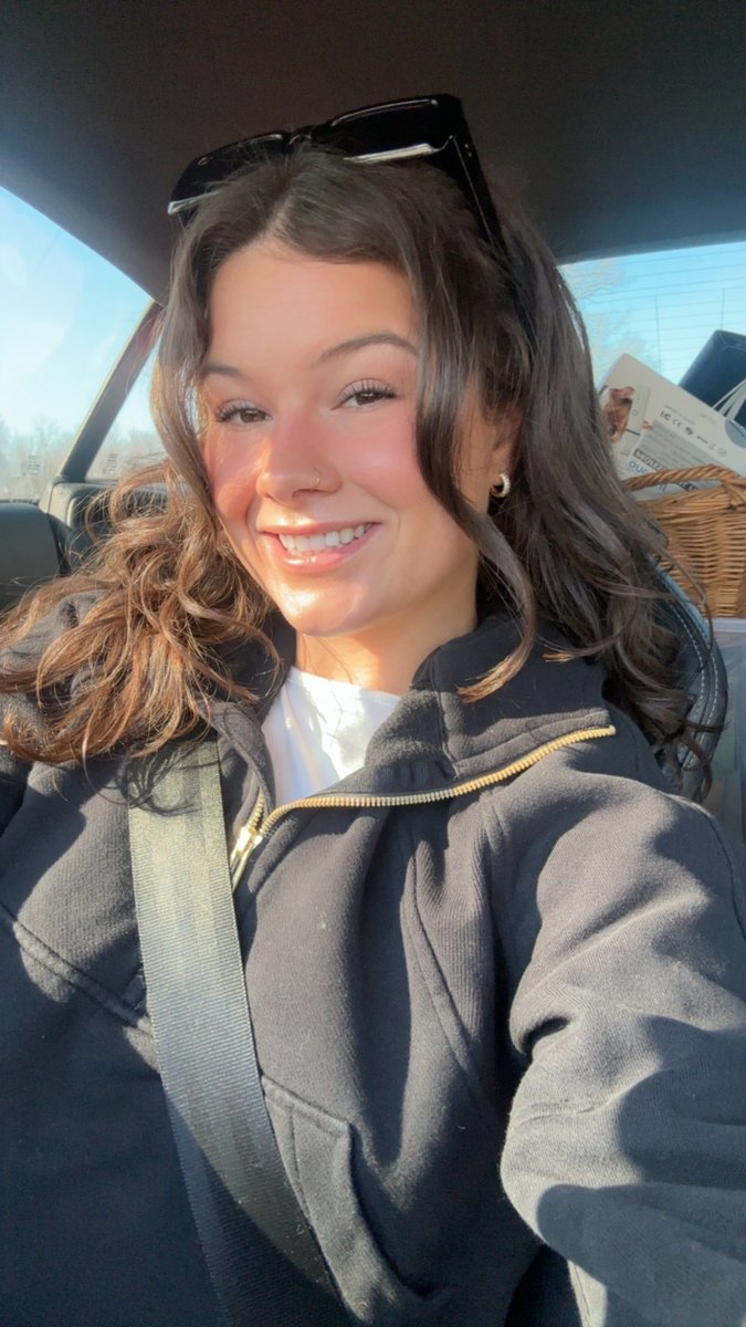 Lunabrookevt's tweet image. idc how old u are, just know how to make me laugh