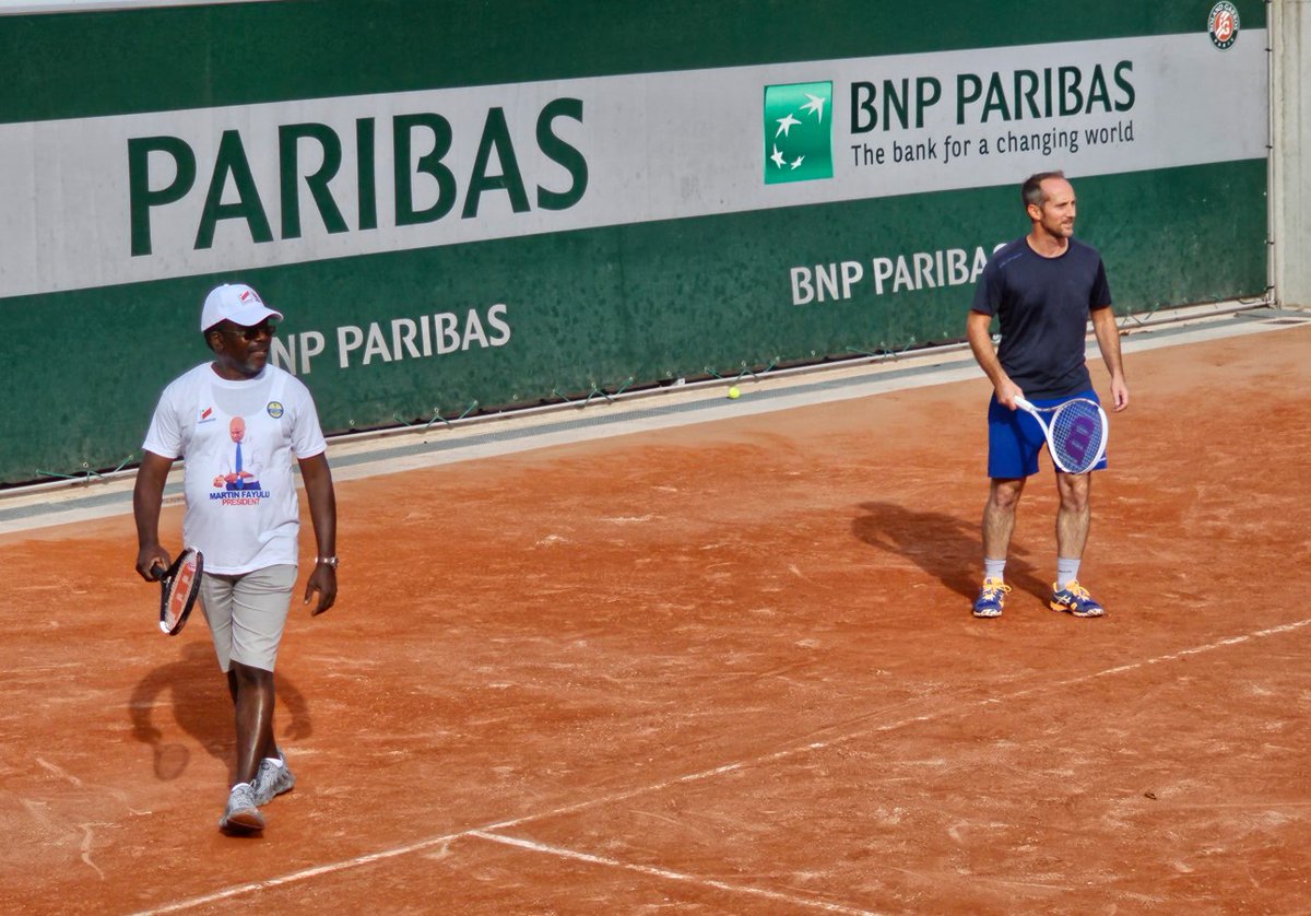MbamuPatrick's tweet image. Bientôt,
je vais revenir à l’un de mes fondamentaux d’enfance:
le tennis,un sport qui a façonné ma vie.
Ce sport a ouvert mes horizons,tant sur le plan relationnel qu’estudiantin,à Kinshasa,plus précisément au Zoo Tennis Club,à l’Athénée de la Gombé et à l’Hôtel Intercontinental.