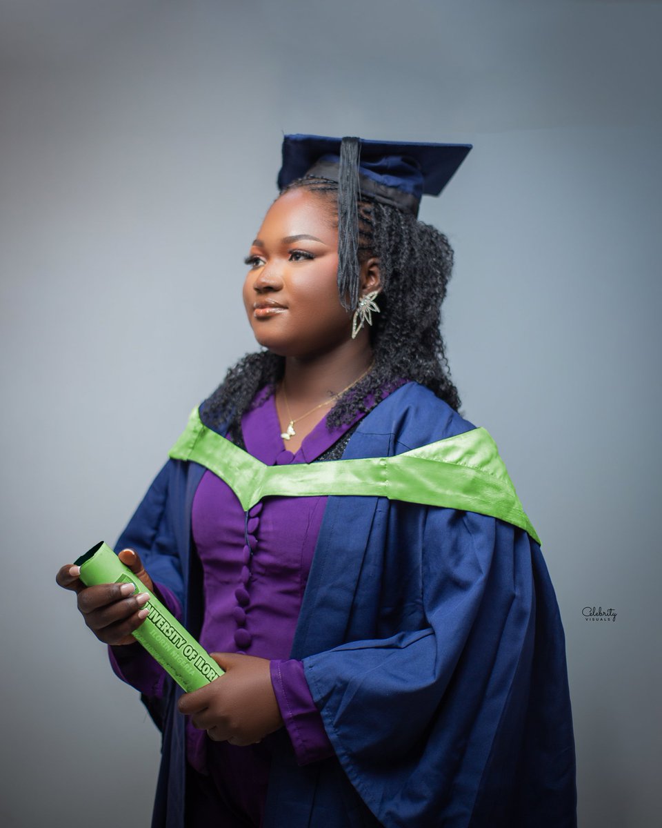 AdebayoOla56981's tweet image. I felt behind because admission took longer than expected. I once cried because I didn’t get the course I wanted. But looking back now,I see that every delay was a divine direction. Look who is graduating BEST GRADUATING STUDENT DEPARTMENT OF PHYSICS 🙌😁
#UNILORIN40thconvocation