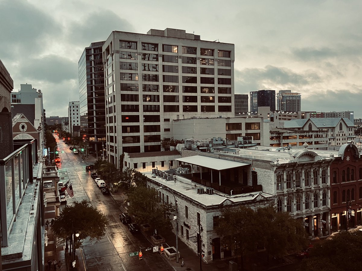 Had a chat with the mighty <a href="/BonafideBlack/">Shane Black</a> after THE NICE GUYS panel and met a lot of writers at one of the parties, but nobody could hear a damn thing with the music, so we all went elsewhere. They never learn. Off to start day three.