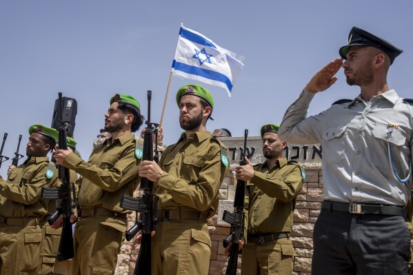 The Top 10 (@toptenrank_) on Twitter photo 🚨🇺🇸 TUCKER CARLSON –  "Anyone who serves in the IsraeIi MiIitary should be deported from US" 🚨🇺🇸 TUCKER CARLSON –  "Anyone who serves in the IsraeIi MiIitary should be deported from US"