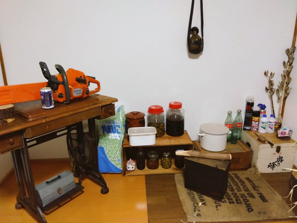 究極の美◼️蔵からかなり美しいエメラルドグリーンの見事な大きな壺、壷が出てきました 究極の美◼️蔵からかなり美しいエメラルドグリーンの見事な