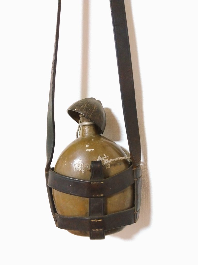 究極の美◼️蔵からかなり美しいエメラルドグリーンの見事な大きな壺、壷が出てきました 究極の美◼️蔵からかなり美しいエメラルドグリーンの見事な