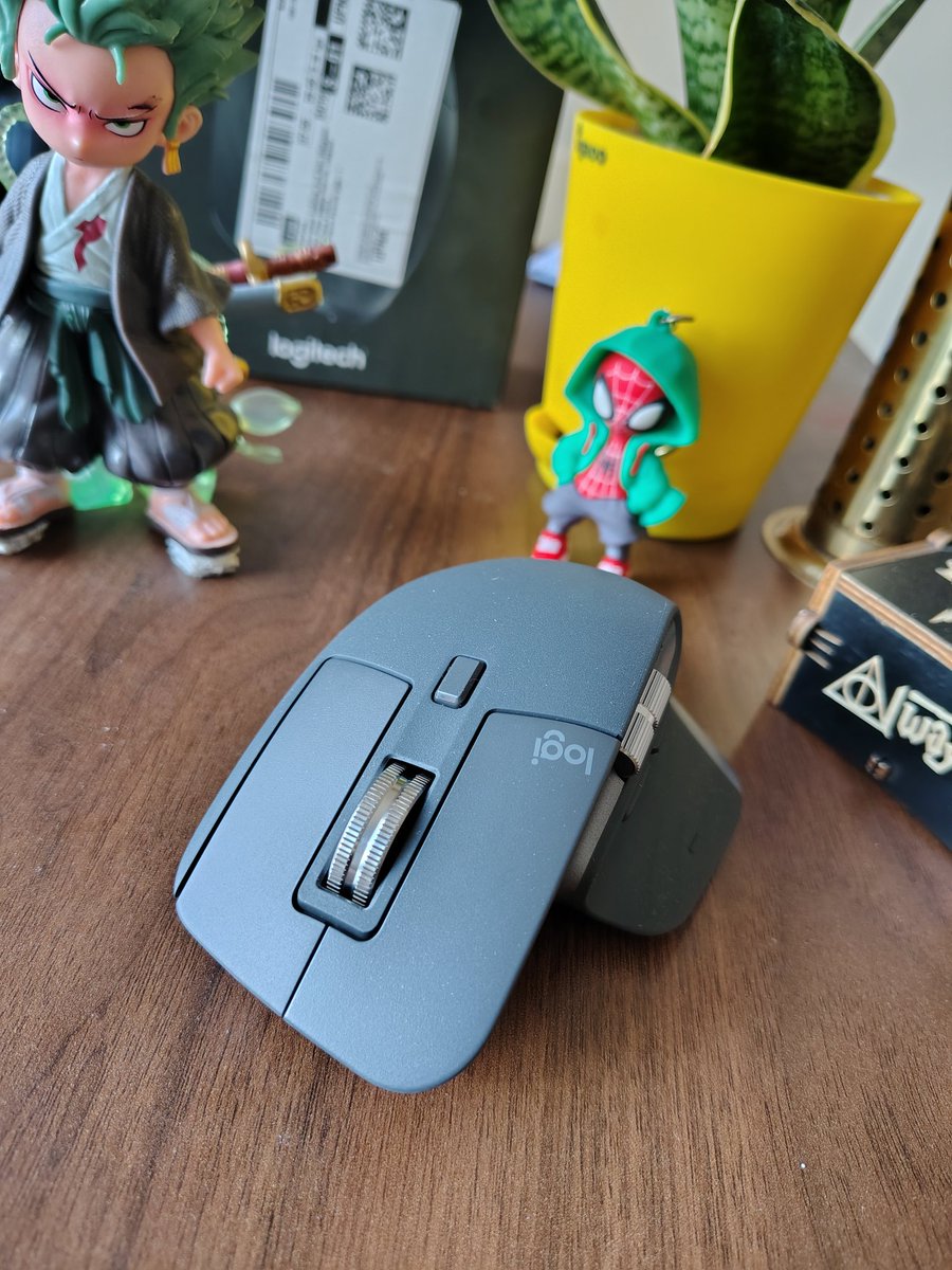 ShreyaRane_'s tweet image. Logitech MX Master 🎇🔥🔥🔥

Got this ₹9000 🖱️ Super Techie mouse from Amazon for just ₹3999 💸

Trust me, every other mouse feels useless compared to this beast 😎🔥
👇👇👇
amzn.to/47eTrRG

#DiwaliSale #HappyDiwali #Trading #Adani #StockMarket #mouse