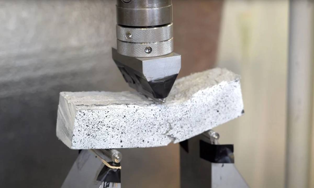 [SmartConcrete] Un equipo de la <a href="/UNM/">Univ. of New Mexico</a> desarrolló un "hormigón flexible" especialmente formulado para la construcción con impresión de 3D el que, aseguran, permitirá fabricar estructuras resilientes al cambio climático.

Revisen más, AQUÍ ▶️▶️ f.mtr.cool/uoxuocnqls