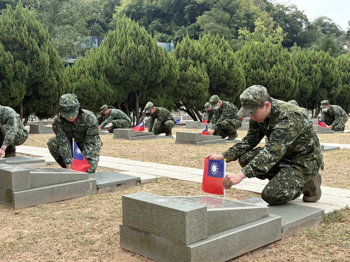MoNDefense's tweet image. Today marks the 76th anniversary of the #BattleofGuningtou.
The Kinmen Defense Command held a commemorative ceremony honoring the brave servicemembers who defended the ROC with their lives.
#ROCArmedForces
