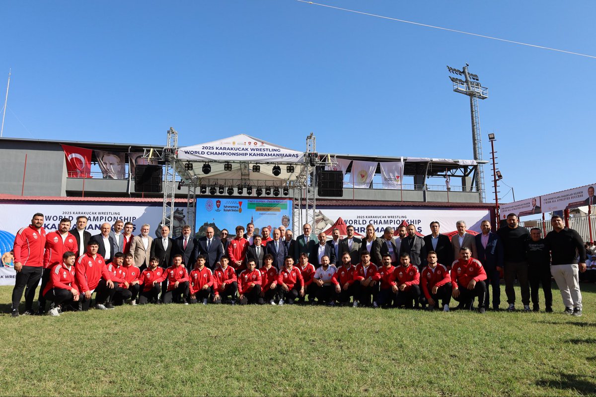 Geleneksel spor kültürümüzün önemli değerlerinden biri olan Şalvar Güreşi Türkiye Şampiyonası’nın açılış seremonisi, kent protokolü, spor camiası ve vatandaşlarımızın yoğun katılımıyla ilimizde büyük bir coşkuyla gerçekleştirildi.