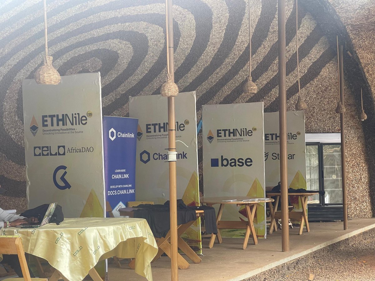 IamFaithBraide's tweet image. gm from @ETHNile_ 🇺🇬🇺🇬
So much brilliance in one space!
Grateful to meet and exchange ideas with people from @base, @chainlink , @Celo , @ethereumfndn , and @StellarOrg at #ETHNILE. 
East Africa’s blockchain ecosystem is glowing strong.