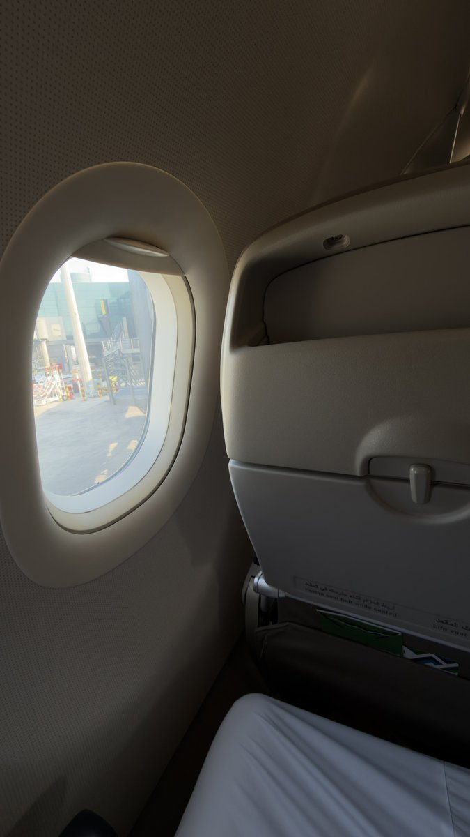 شكرًا لأهالي قطر على لطفهم وكرمهم صدقًا ماحسّيت اني غريب نهائيًا الله يعطيكم الف عافية على حسن الاستضافة ❤️🇶🇦
شكرًا لاخوي عبدالله و ستافه الكِرام، "ديب قيمنق" على تنظيمه الرائع والجميل واهتمامه بمجتمع الوارزون وبإذن الكريم مو اخر مره.