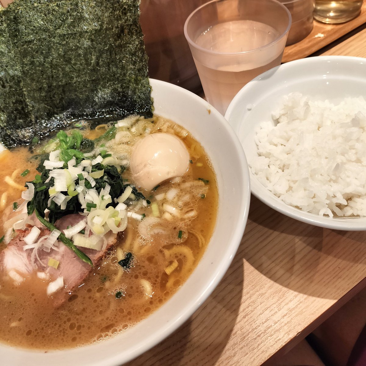 今日は友人とアキバに！
専門時代の話が出たけどもう長い付き合いです😫
メインはダーツでご飯とゲーセンと…やってることが当時と同じw
3時間くらい投げ続けてた🎯
ダーツの伝説って協力型ゲー厶は面白かった✨見事クリア👍
集中力が切れるまで💦

また行きましょう♪