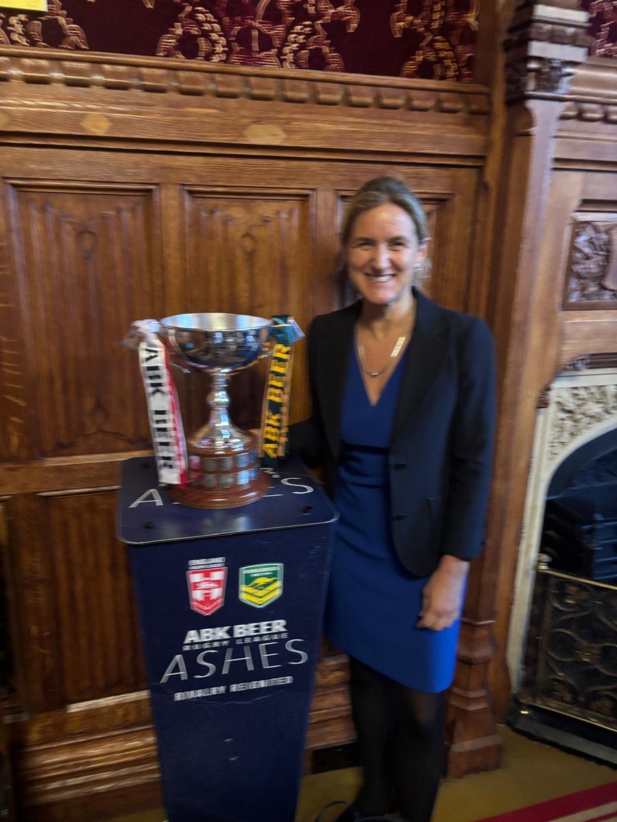 kimleadbeater's tweet image. Excellent meeting of the all party #RugbyLeague group this week and great to have the Ashes Trophy in Parliament🏆 Good luck to England as they take on Australia at Wembley today🏉🏴