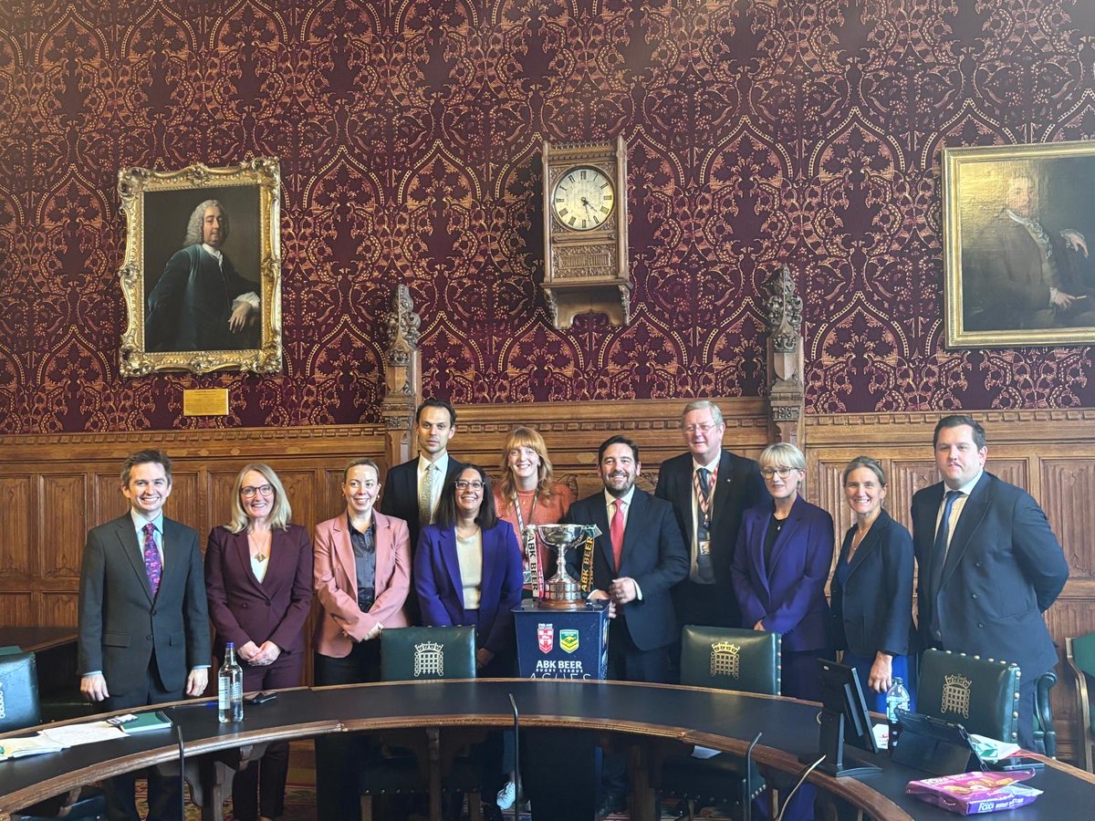 kimleadbeater's tweet image. Excellent meeting of the all party #RugbyLeague group this week and great to have the Ashes Trophy in Parliament🏆 Good luck to England as they take on Australia at Wembley today🏉🏴