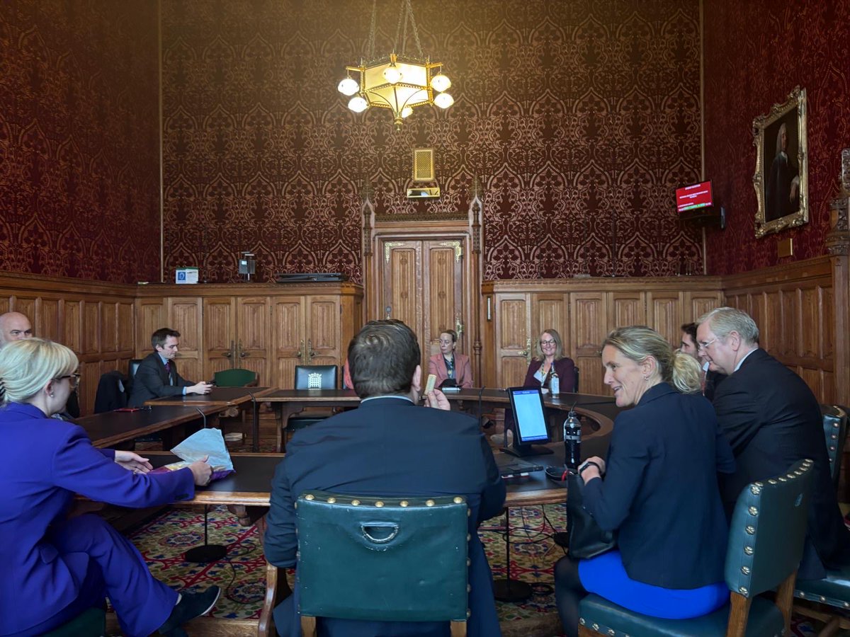 kimleadbeater's tweet image. Excellent meeting of the all party #RugbyLeague group this week and great to have the Ashes Trophy in Parliament🏆 Good luck to England as they take on Australia at Wembley today🏉🏴