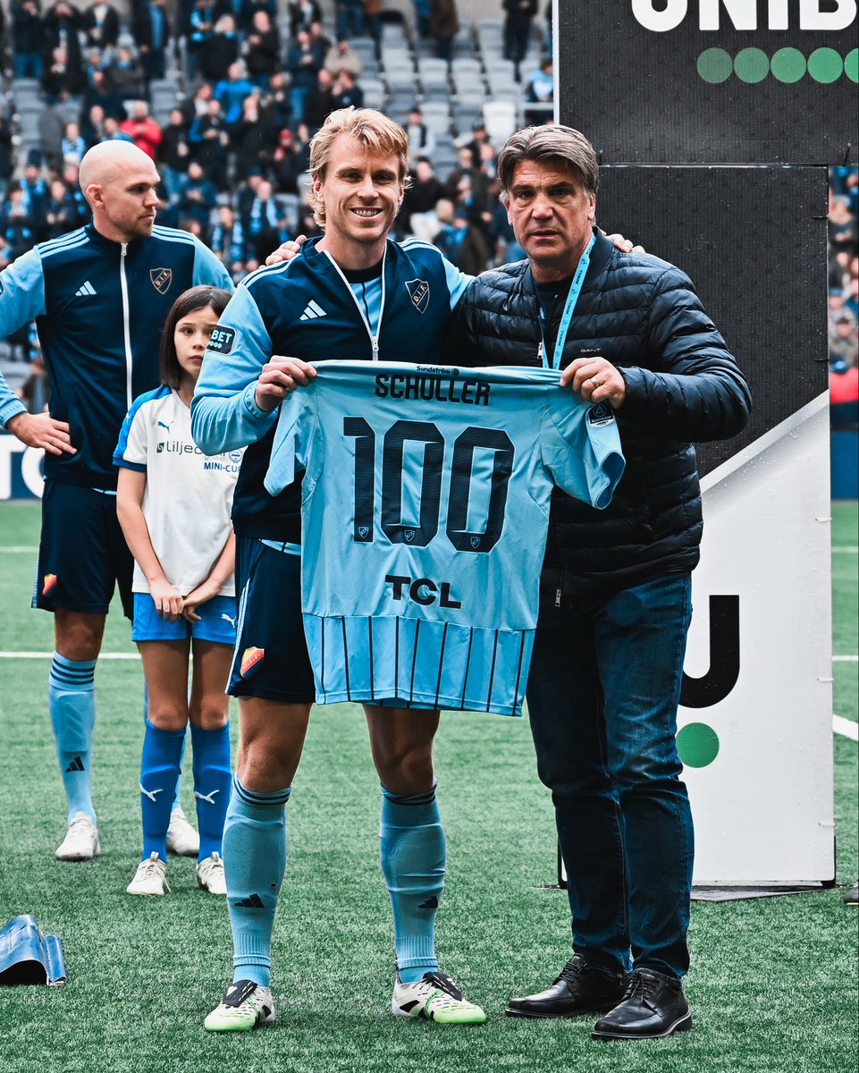 Över 1️⃣0️⃣0️⃣ Allsvenska matcher i Djurgårdströjan för Rasmus Schüller! 👏