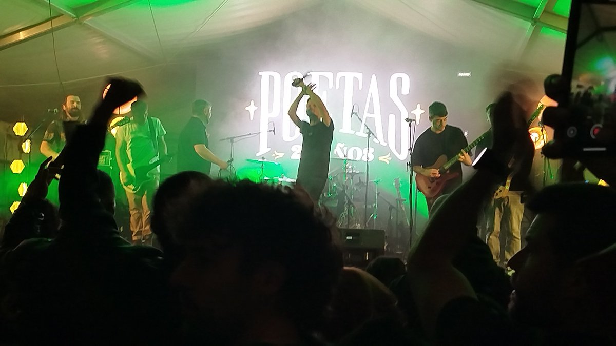 <a href="/pdbrock/">Poetas de Botella</a> <a href="/Nanotdj/">Nano Teja de Juana</a>