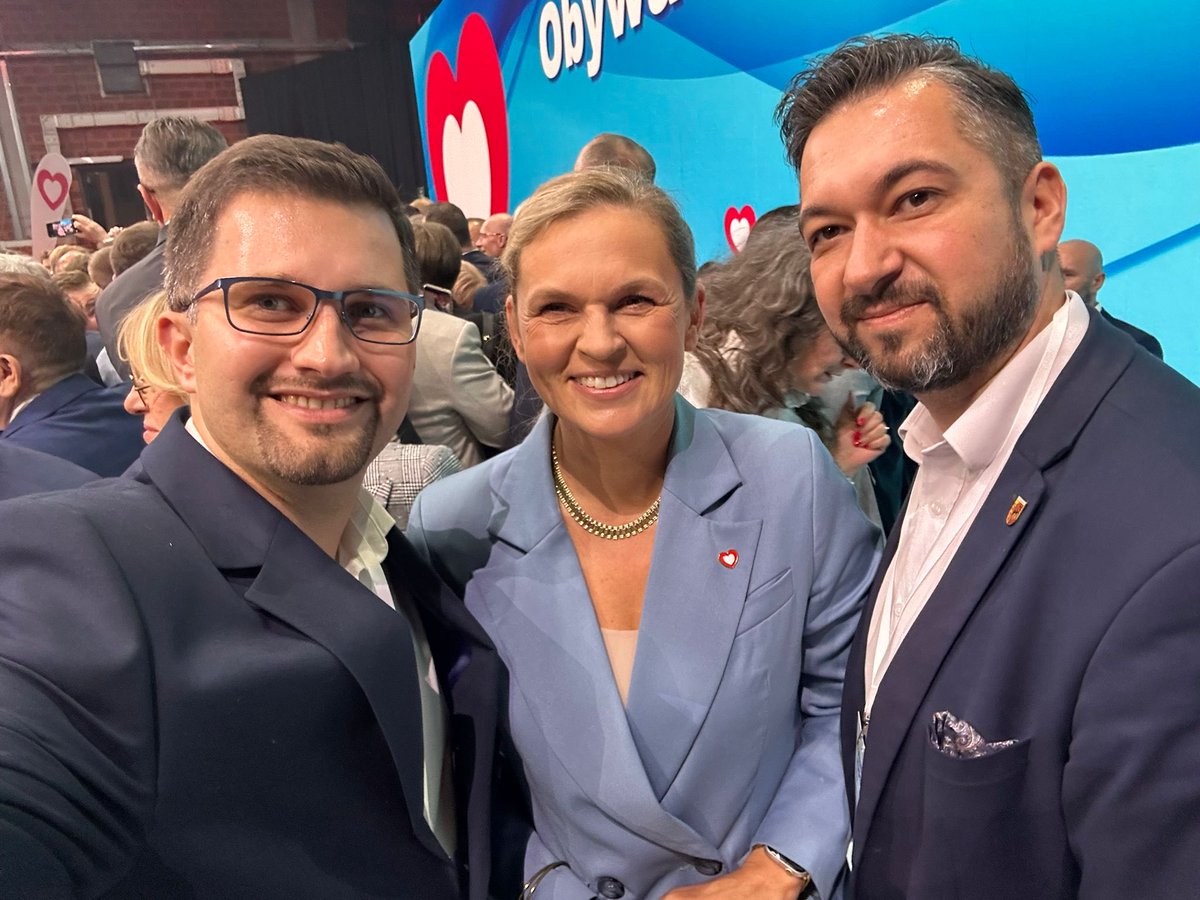 Sieradz_PO's tweet photo. Byliśmy, jesteśmy i będziemy silni. #KoalicjaObywatelska #ŁączyNasPolska https://t.co/7w6vWpcEek