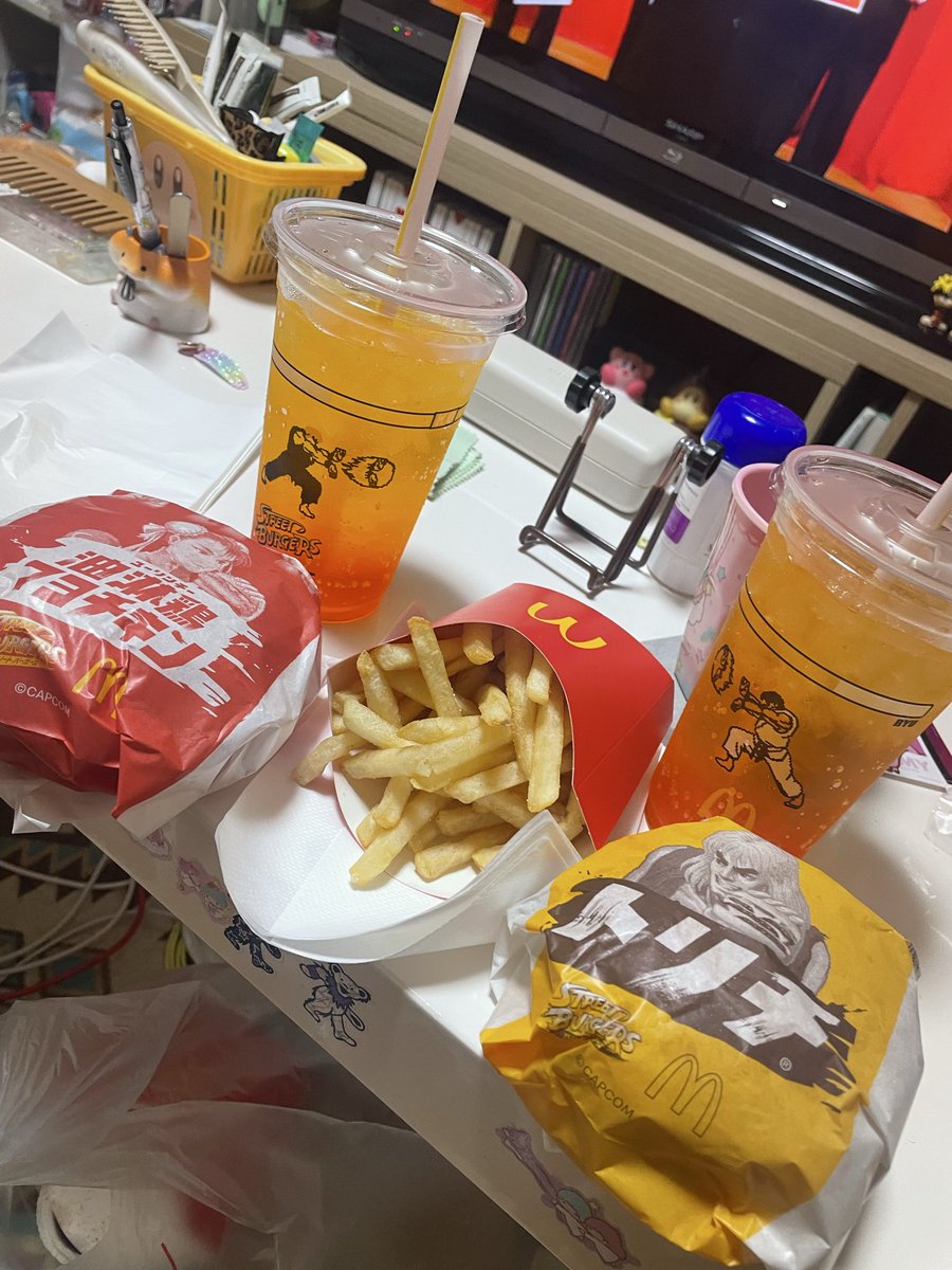 supiyo337's tweet photo. エナドリ意外に甘い笑 https://t.co/fjwWIwNqK1