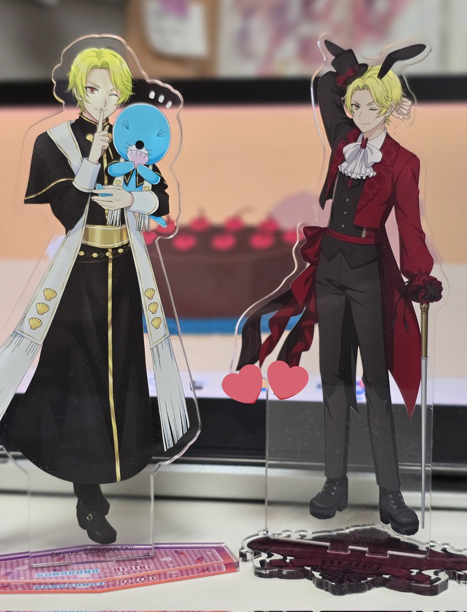 犬さんのおかげでマジやっベーちょーすげーなひじりさんのアクスタをゲットしました🥹✨️ どっちもかっこいい…尊い…大大大好きーー！
