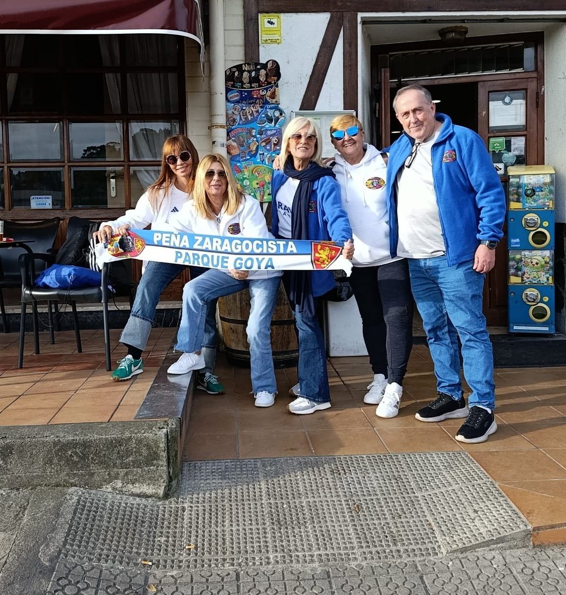 Nosotros seguimos dándolo todo,ya no nos valen las excusas.....competid con la misma dignidad con la que animamos los aficionados
<a href="/RealZaragoza/">Real Zaragoza</a>