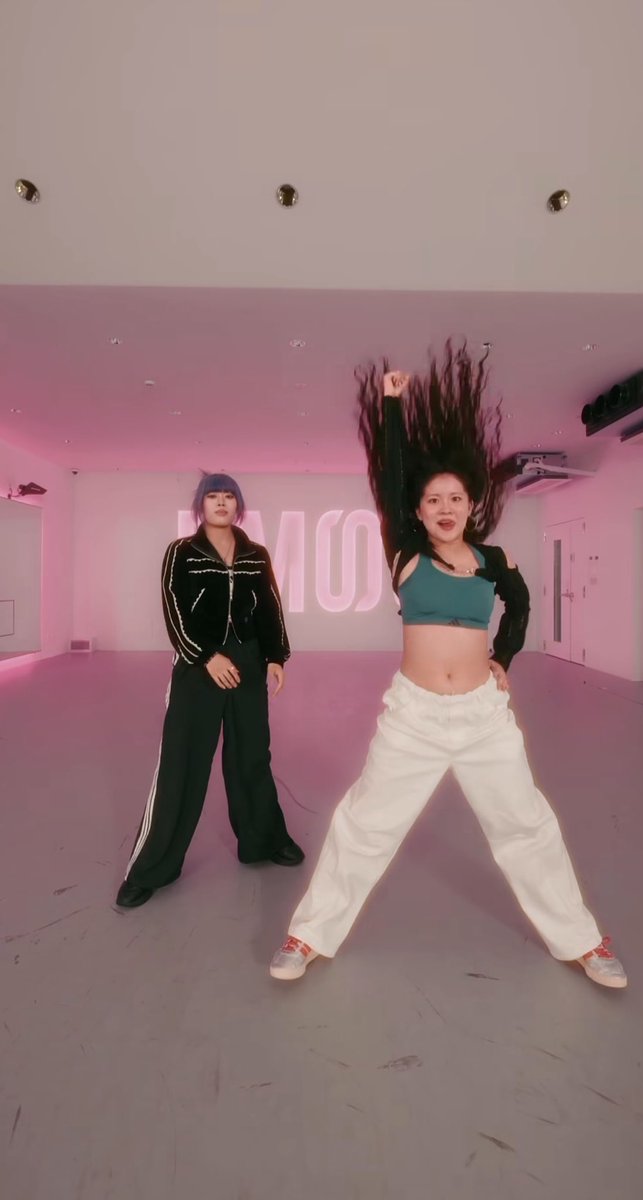 ファンデーション hyuna Downtown (Feat. Ji Yoon Jun) (Downtown (feat. 전지윤)) - YouTube