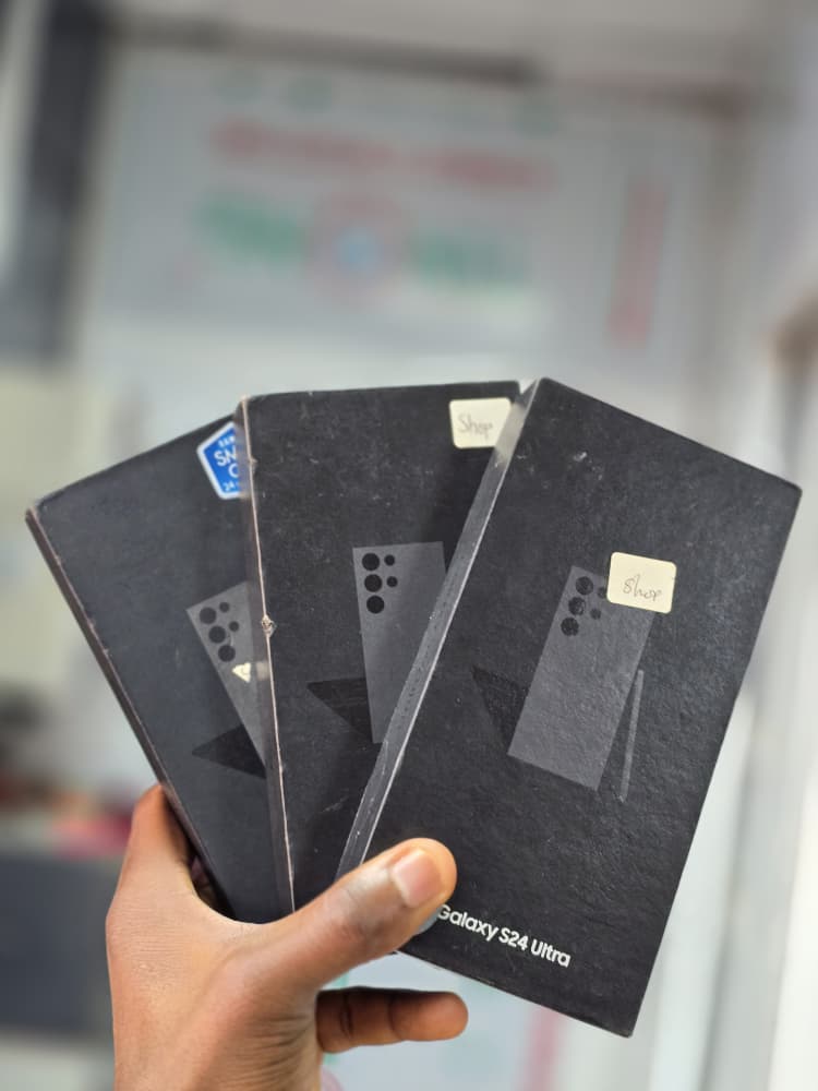 Denis4ward_Tech's tweet photo. HOT DEAL🔥: Sealed &amp; Active S24 Ultra
256gb

Enjoy exclusive prices on all our weekend deals💥👇

DM ON IG/CALL or WhatsApp 08038551439 
VISIT OUR STORE:  Office 3b Ogunleye Shopping Complex FUTA South Gate, Akure.

#iphone17 #laptop #samsunggalaxy #tgif https://t.co/3um1CBF6lC