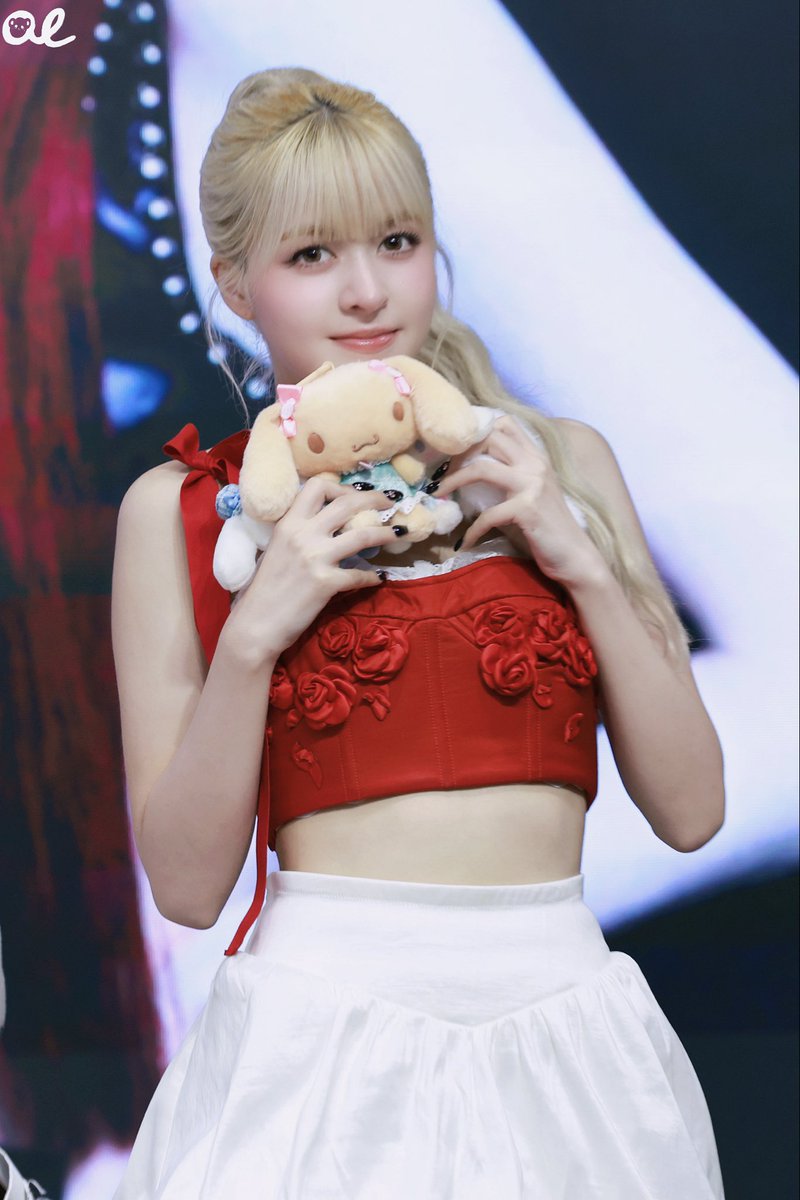 251023 Ms

૮₍ ˊ ᗜ ˋ ₎ა

#LILY #NMIXX #릴리 #엔믹스 #릴리의버블모험