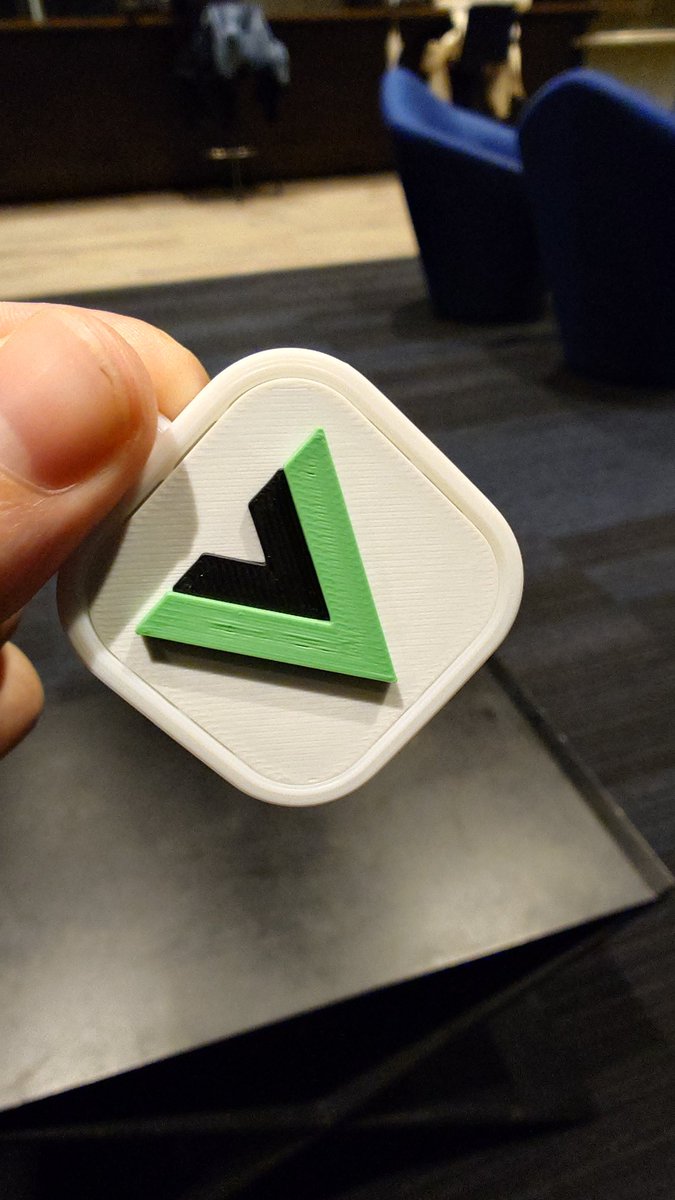 offskip_dave's tweet image. Some love from @phpxtky to @vuefes!