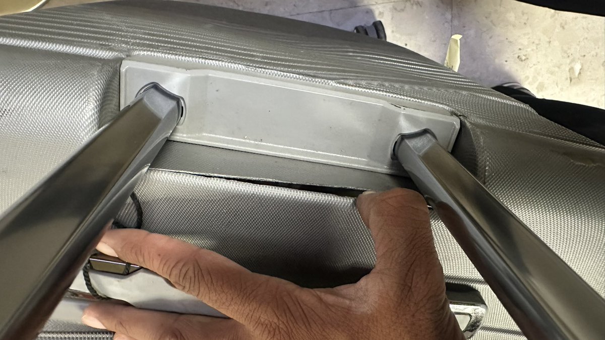 rithikb16's tweet photo. Travelling to Colombo from Hyd via Indigo Airlines, my PNR being T4JTMP . Very poor service and baggage handling by @IndiGo6E
My bag is cracked but no resolution from indigo who simply say that they are not liable for the damages 
Pay for the damages #indigo6e #PoorService https://t.co/z5xQeUS2ug