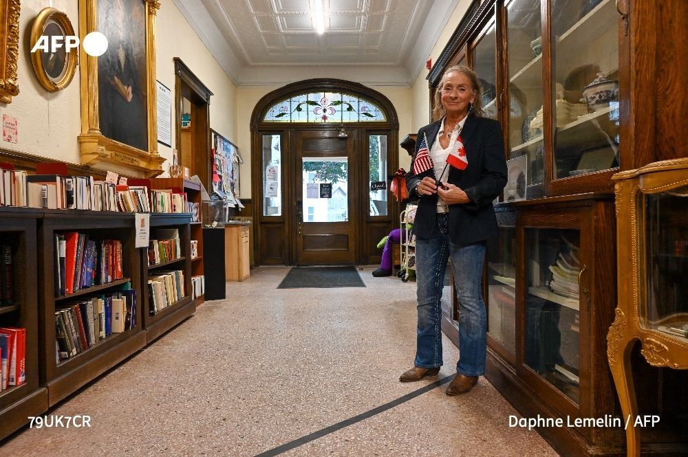 📚 Dans une ville sur la frontière entre le Canada et les Etats-Unis, des pelles mécaniques s'affairent à redonner accès aux Canadiens à une bibliothèque, après une décision de l'administration Trump de mettre fin à son statut d'exception.

➡️ u.afp.com/SsjV