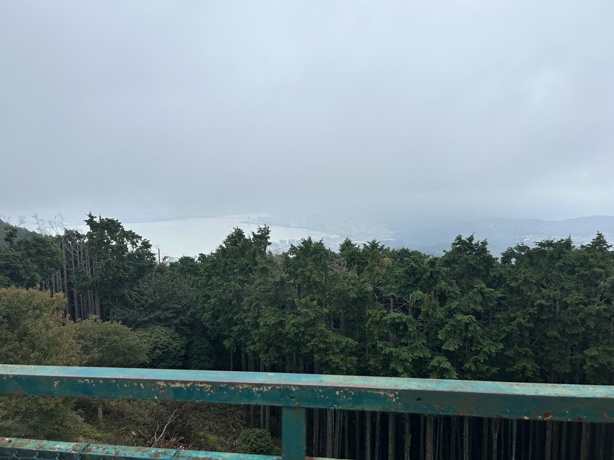 撮影アシスタントだけでしたが久しぶりのコスイベ参加で楽しかったです！
写真は山頂から撮った何も見えてない琵琶湖