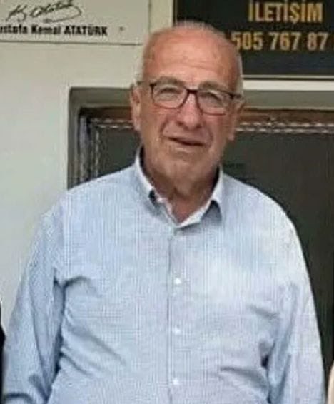 GucCagatay's tweet photo. Foça’da yaşanan sel felaketinde kayıp olarak aranan Bülent Kaptanoğlu’nun ne yazık ki cansız bedenine ulaşılmıştır.

Kaptanoğlu’nun cenazesi, ikindi namazının ardından Yeni Foça Merkez Camii’nden kaldırılarak Yeni Foça Kabristanlığı’na defnedilecektir.

Hayatını kaybeden partimizin değerli büyüğüne Allah’tan rahmet, ailesine, yakınlarına ve örgütümüze başsağlığı diliyoruz.

@chpizmiril
