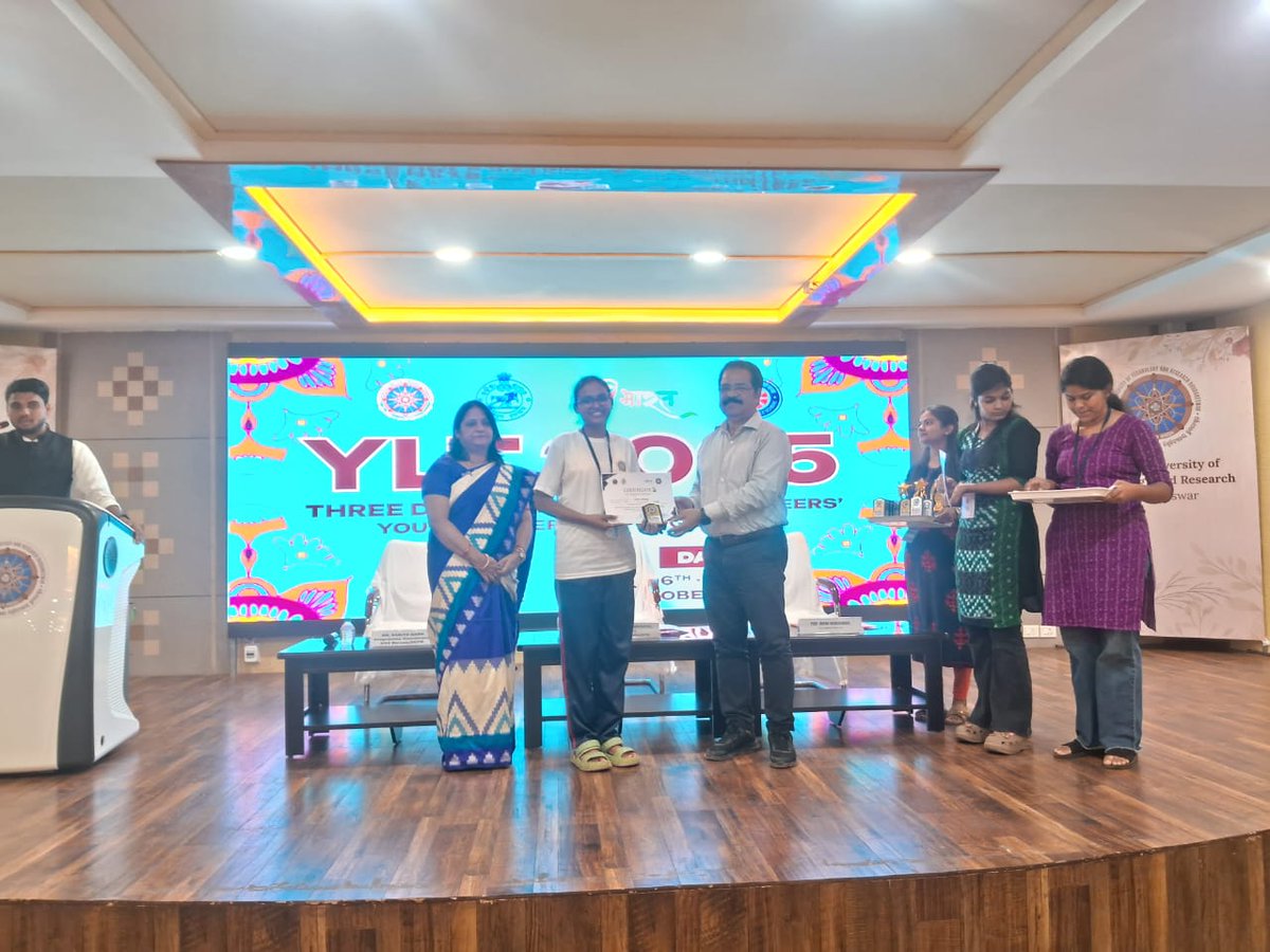 PMShriDMS64BBSR's tweet image. Our NSS volunteers attended the 3day District Youth Leadership Camp at OUTR, Bhubaneswar.Proud that Suhani Mohanty won 1st place in the singing competition!  Congratulations to all!

#NSSVolunteers #RIEBhubaneswar #pmshridmsbbsr #PMShriDMSchool #OUTR  #NSSIndia #NCERT #CIETNCERT