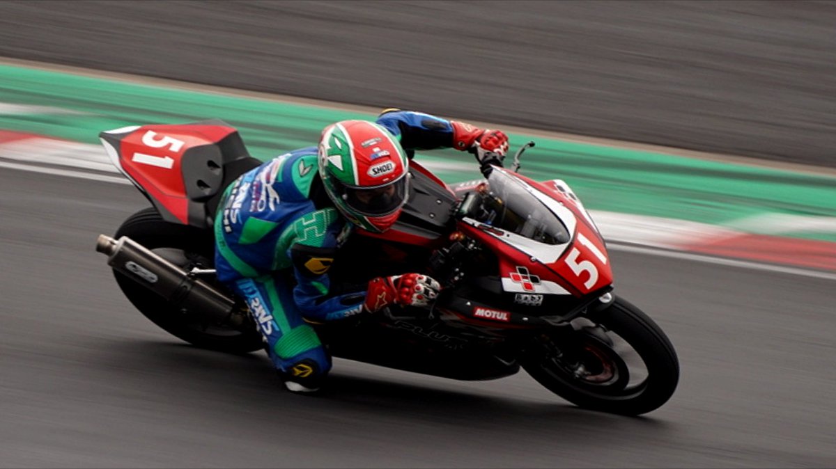 kohey390's tweet photo. ■JP250　予選/決勝
サンデーライダーということで無条件に応援してました📣
お疲れ様でした🙌
#岩田凌吾 選手
#TechnicalGaragePLUSMOTO
#全日本ロードレース
#MFJグランプリ
#鈴鹿サーキット https://t.co/QGI4sVTPSg