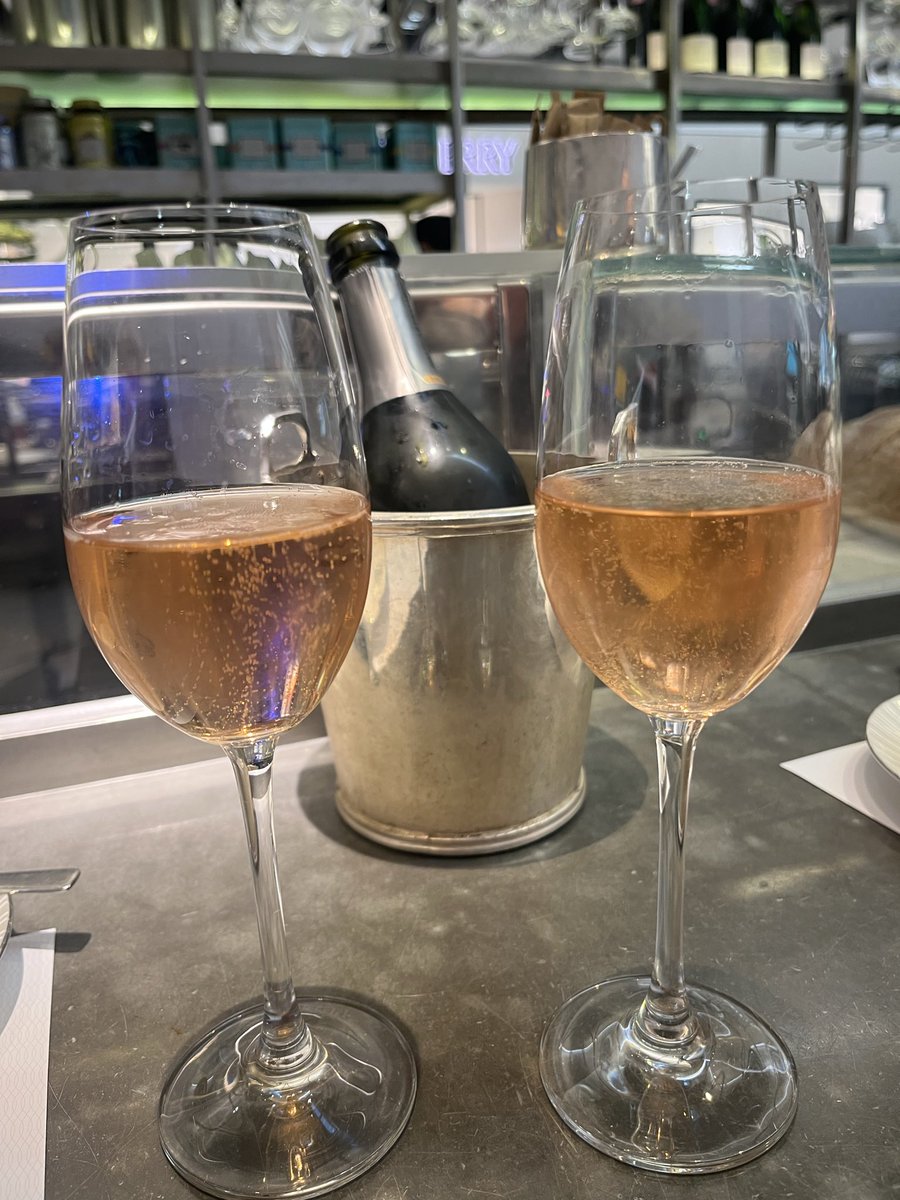 Emma Hooper tweet media